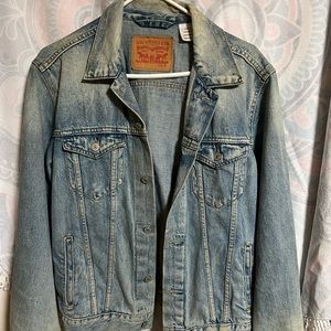 Size Med Levi’s original jean jacket